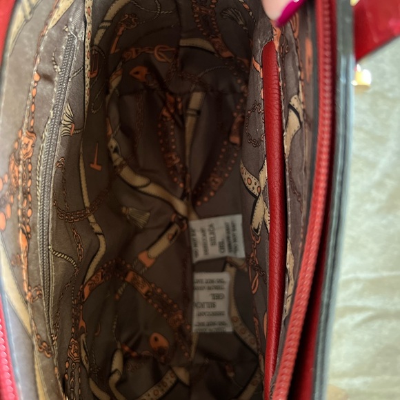 Red Handbag - Picture 16 of 16